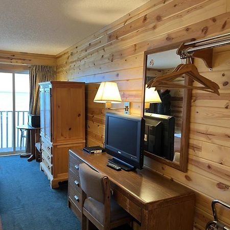 Waterfront Inn Mackinaw City Buitenkant foto