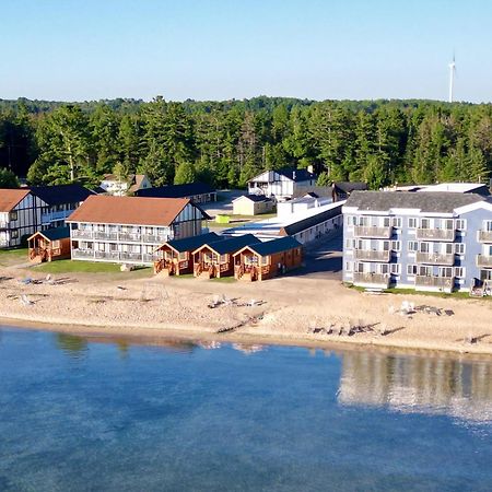 Waterfront Inn Mackinaw City Buitenkant foto