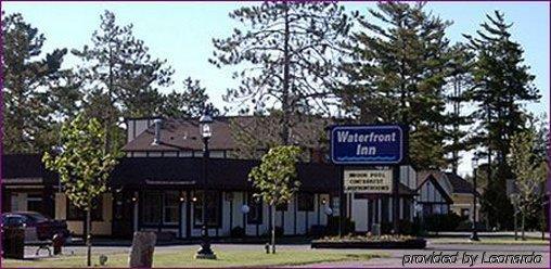 Waterfront Inn Mackinaw City Buitenkant foto