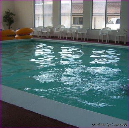 Waterfront Inn Mackinaw City Buitenkant foto