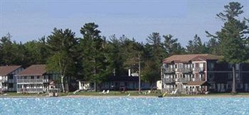 Waterfront Inn Mackinaw City Buitenkant foto