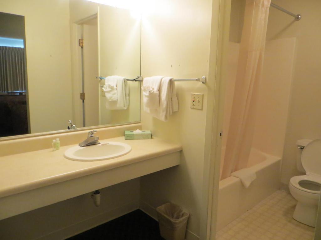 Waterfront Inn Mackinaw City Kamer foto