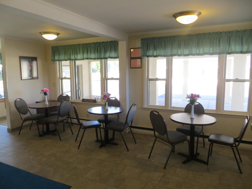 Waterfront Inn Mackinaw City Buitenkant foto